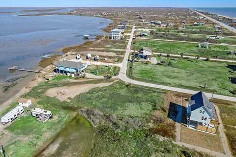 L9 1027 Rollover Circle, Gilchrist, TX 77617