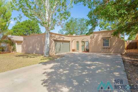 807 Swinging Spear Road, Roswell, NM 88201