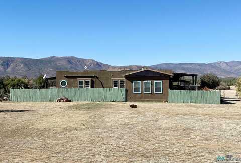 8 County Road A30 Road, Las Vegas, NM 87701