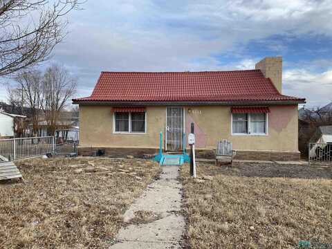 1211 4th St Street, Raton, NM 87740