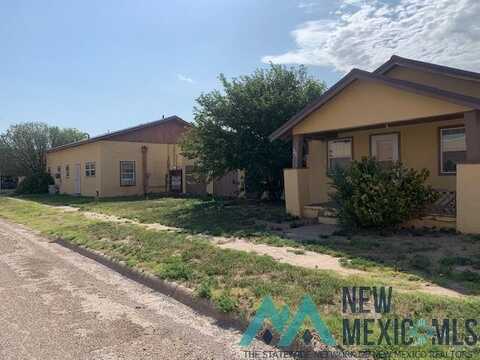 211w3,300,302 S Avenue A, Portales, NM 88130