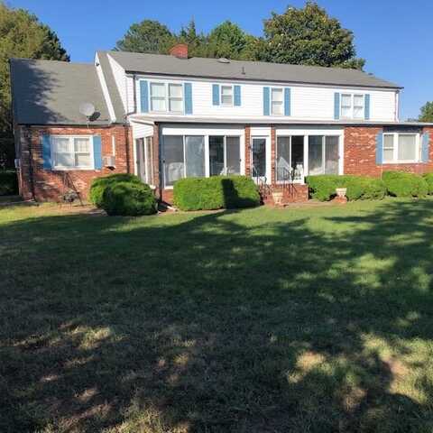 636 Painter Point Road, Kilmarnock, VA 22482