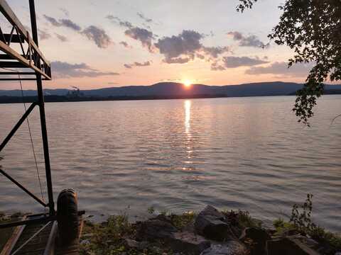 73 Lake Street, Shoreham, VT 05770