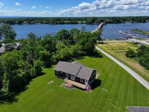 98 Heather Lane, North Hero, VT 05474