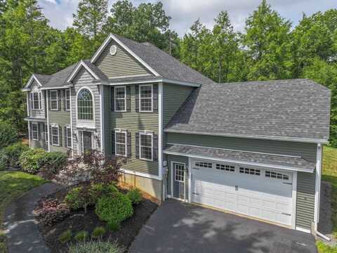 8 Seavey Drive, Auburn, NH 03032