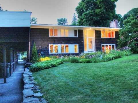 52 Cliff Street, Burlington, VT 05401