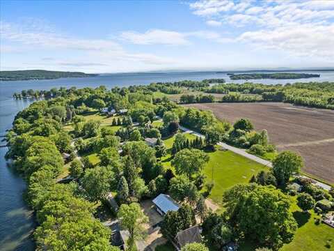 102 East Shore Drive, Saint Albans, VT 05478