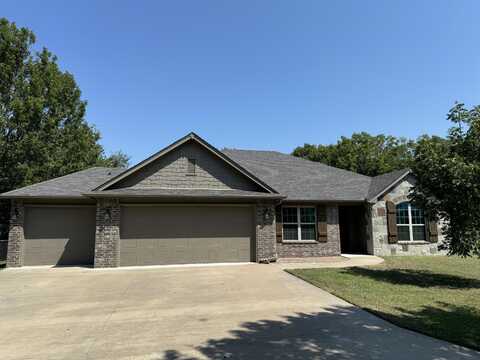 1213 SE 2nd Court, Pryor, OK 74361