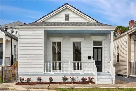 8604 WILLOW Street, New Orleans, LA 70118