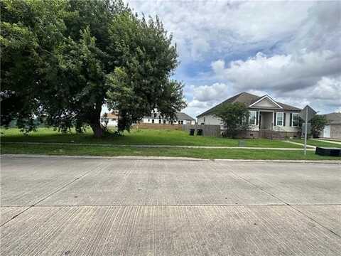 8517 PATRICIA Street, Chalmette, LA 70043