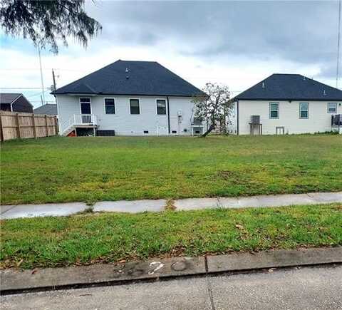 3620 CHALONA Drive East, Chalmette, LA 70043