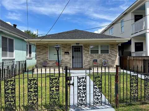 1816 LOWERLINE Street, New Orleans, LA 70112