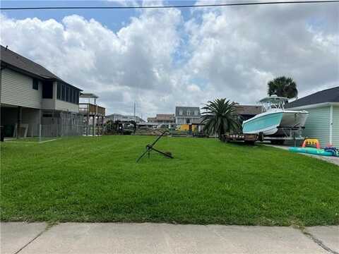 4921 LISA ANN Drive, Barataria, LA 70036