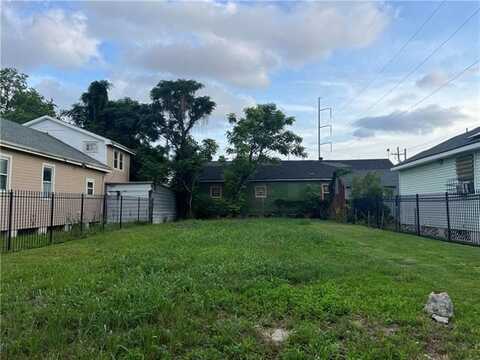 2706 N PRIEUR Street, New Orleans, LA 70117