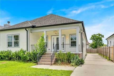 213 BEAVER Drive, Arabi, LA 70032