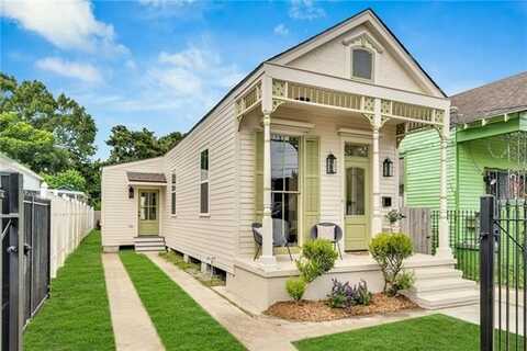 8326 GREEN Street, New Orleans, LA 70118