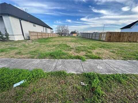 1931 CENTER Street, Arabi, LA 70032