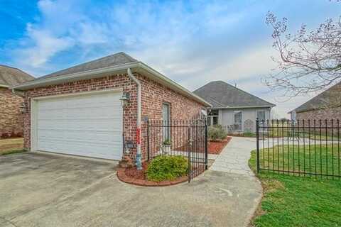 5185 COURTYARD Drive, Gonzales, LA 70737