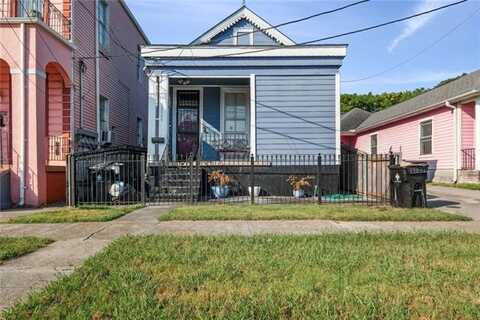 2304 URSULINES Avenue, New Orleans, LA 70119