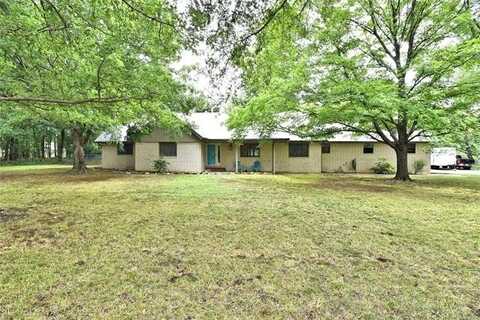 1404 N Fox Street, Chouteau, OK 74337