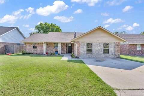 905 Rogers Avenue, Madill, OK 73446