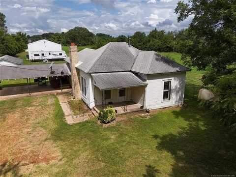 652 4230 Road, Hugo, OK 74743