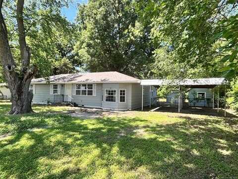 215 S Locust Street, Oologah, OK 74053