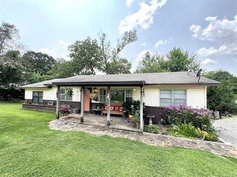 1804 S 3rd Street, Stilwell, OK 74960