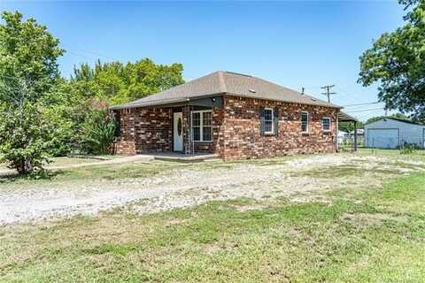 1102 S Tinker Avenue, Hominy, OK 74035