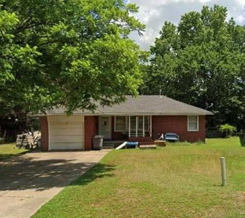 1010 Sunnymeade Drive, Wewoka, OK 74884