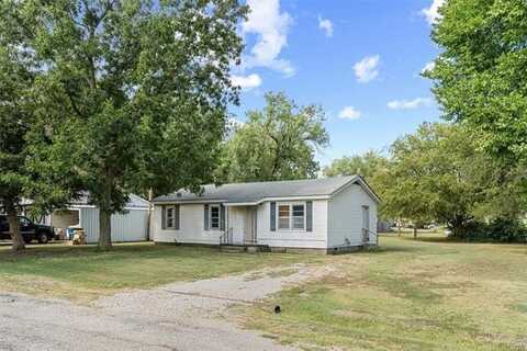 112 S Chase Street, Nowata, OK 74048