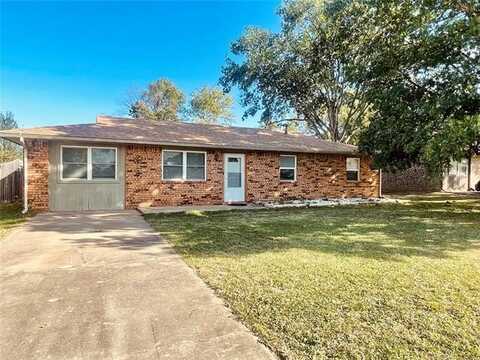 206 Northridge Terrace, Henryetta, OK 74437