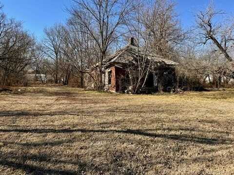 335 N Cedar Street, Nowata, OK 74048