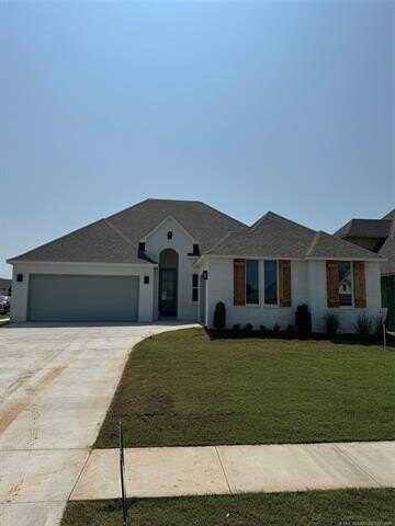 2076 E 129th Place S, Jenks, OK 74037