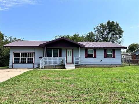 705 NW 8th Street, Checotah, OK 74426