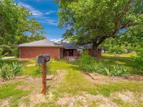 106 4th Street, Stuart, OK 74570