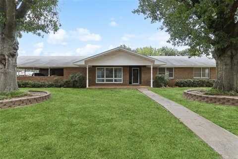 809 W Spring Avenue, Checotah, OK 74426