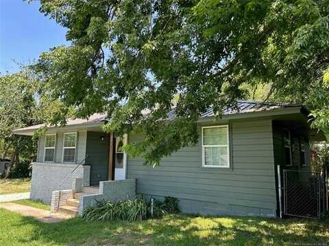 245 W 7th, Atoka, OK 74525