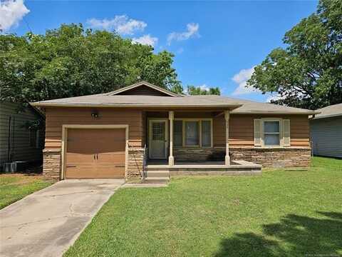 426 E 10th Street, Claremore, OK 74017