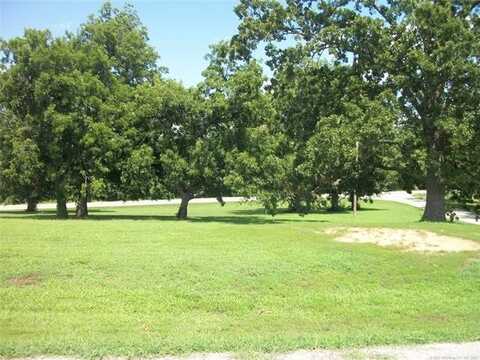 Hillside Court, Claremore, OK 74017