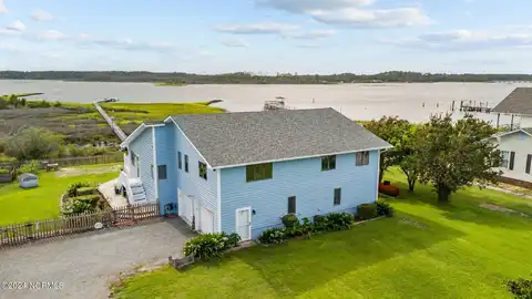 221 Lawrence Road, Beaufort, NC 28516