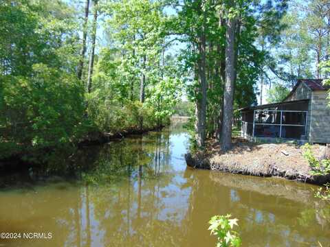 107 Ponderosa Road, Lowland, NC 28552