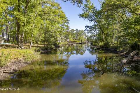 7007 Fairwinds Drive, Oriental, NC 28571