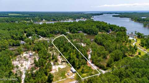 19 Pier Point Road S, Oriental, NC 28571