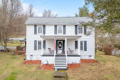 202 Thunder Road, Pembroke, VA 24136