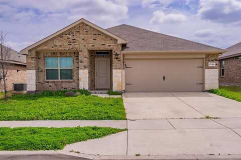 8724 Smokehouse Drive, Fort Worth, TX 76179