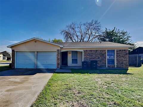 3501 Richardson Court E, Fort Worth, TX 76119