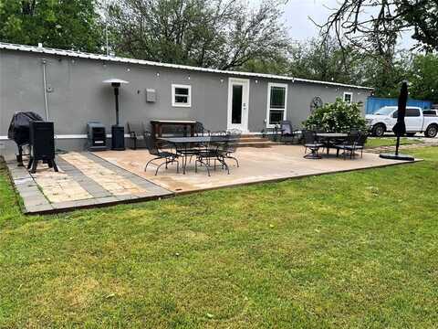 801 Pat & Hermans Camp, Leakey, TX 76449