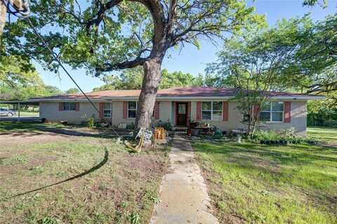 604 W Sherman Street, Chico, TX 76431