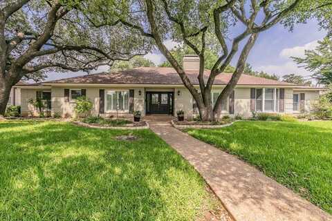 3415 Autumn Court, Fort Worth, TX 76109